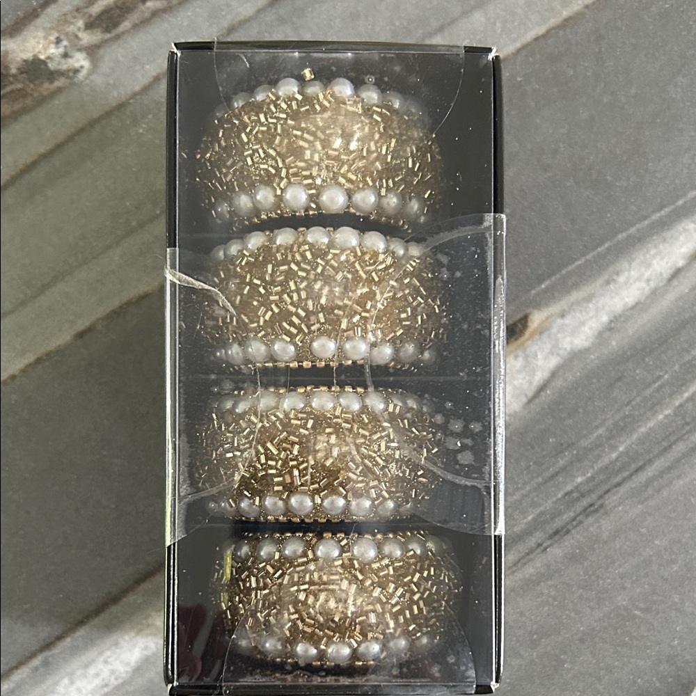 Beekman Home set of 4 napkin rings brand new!